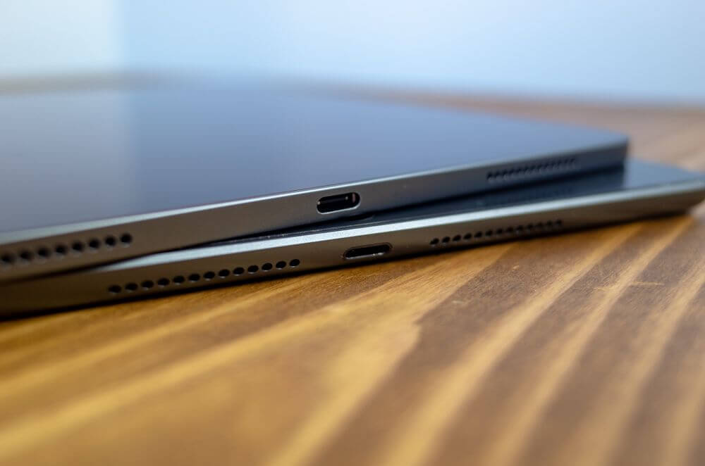 無印iPadとiPad Proのケーブル端子の比較